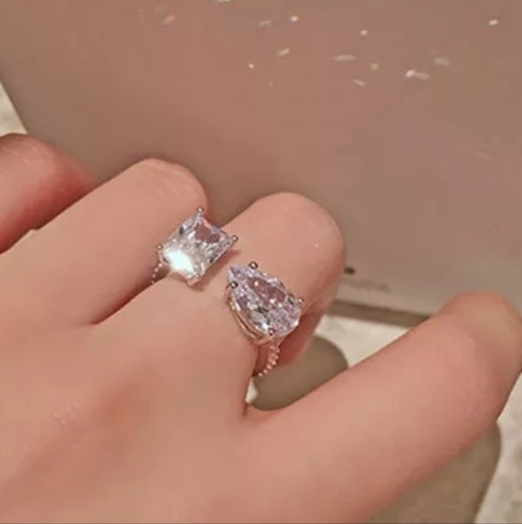 NOWT SILVER PRINCESS DIAMOND TEARDROP ADJUSTABLE RESIZEABLE RING - Picture 3 of 4